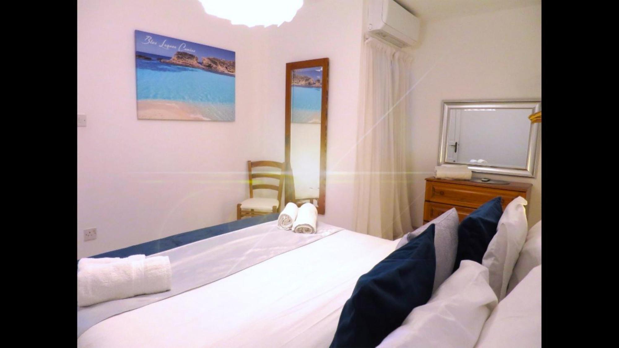 Seafront Apartment Terrace, Lounger & Panoramic Ocean Views Mellieha Room photo