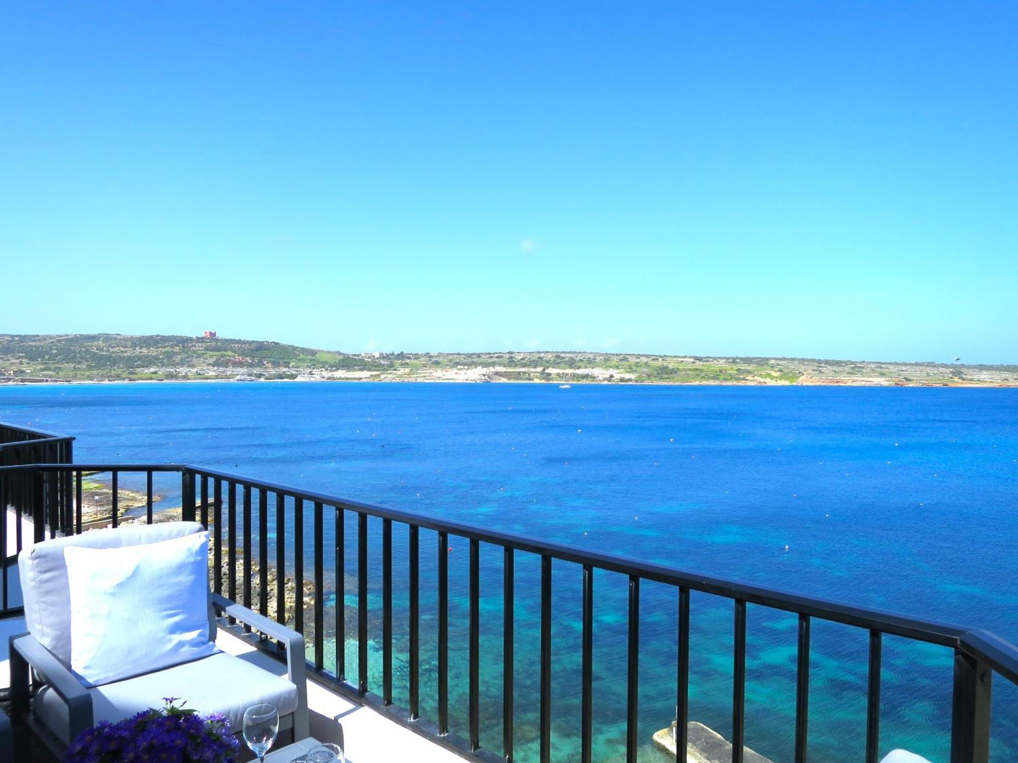 Seafront Apartment Terrace, Lounger & Panoramic Ocean Views Mellieha Exterior photo