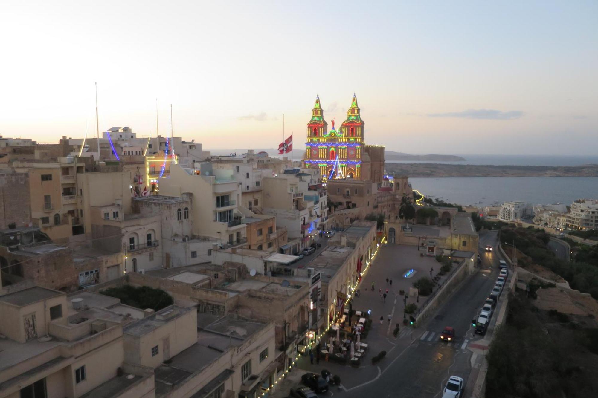 Seafront Apartment Terrace, Lounger & Panoramic Ocean Views Mellieha Exterior photo
