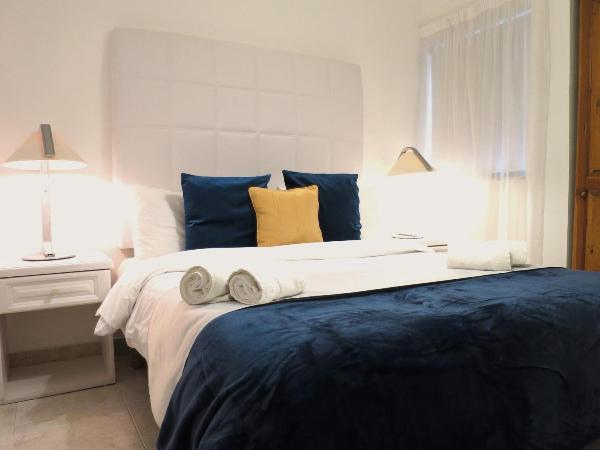 Seafront Apartment Terrace, Lounger & Panoramic Ocean Views Mellieha Room photo